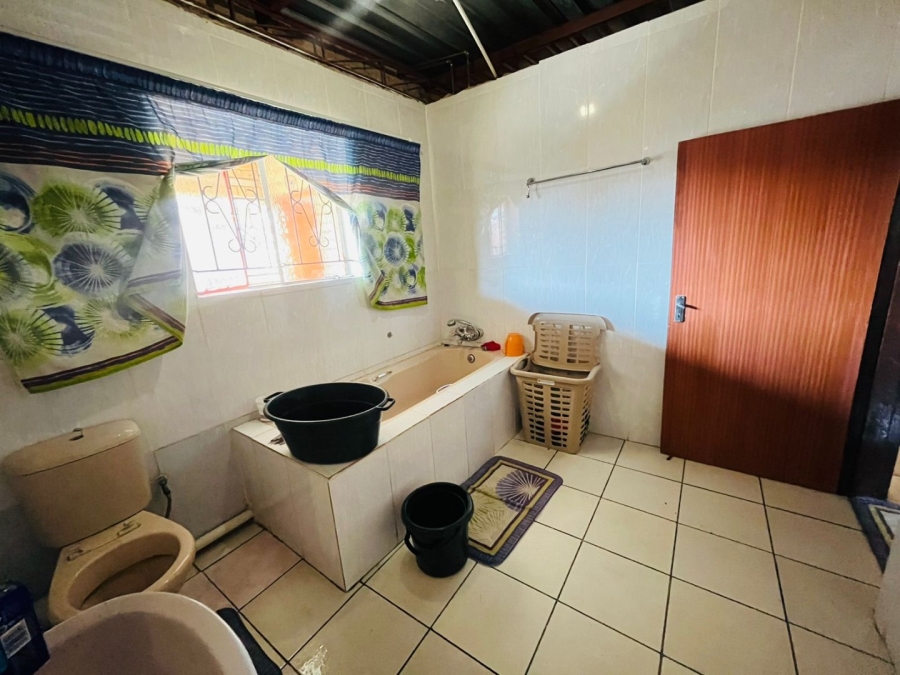 4 Bedroom Property for Sale in Motse Papiki Moilwa Free State